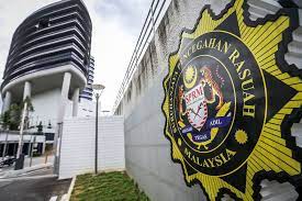 Synonyms for person in charge include prime minister, premier, chancellor, dewan, doge, leader, pm, president, chief executive and chief minister. Company Director To Be First Person In Malaysia Charged With Corporate Liability For Corruption Malaysia Malay Mail