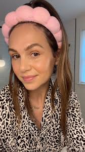 quick fast mama makeup no makeup!, a lot of tap tap tap so it seems !,  @kosas bb burst + @drunkelephant bronzi drops, @fentybeauty cream bronzer  in shade