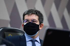 Tem mestrado em políticas públicas, foi deputado estadual 2x. Randolfe Diz Nao Acreditar Que Pazuello Consiga Habeas Corpus Para Ir A Cpi Senado Noticias