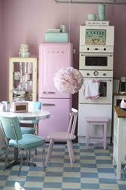 La Cuisine Vintage Est De Retour Floriane Lemarie Retro Home Vintage House Vintage Decor