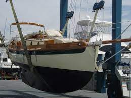 Bcc 28 Yacht Design Classic Boats Cool Boats