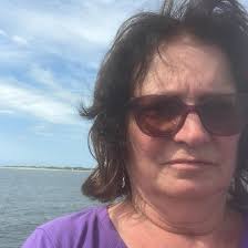 Does the new Amazon Fresh Supermarket in Long Branch have scooters for  handicap use?