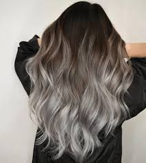 Pin De Dixie Araya En Hair En 2020 Coloracion De Cabello Look De Cabello Cabello Castano Con Reflejos
