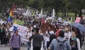 La mesa amplia nacional estudiantil (mane) anunció para este miércoles y jueves un paro nacional universitario, para exigir del gobierno más juan sebastián lópez, uno de los voceros de la mane, dijo que existen expresiones de la crisis universitaria en todo el país, en universidades públicas y. Paro Estudiantil El Paro De Universidades Publicas Se Mantiene Nacional Caracol Radio