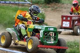 Mcculloch est l'un des meilleurs concepteurs de tracteurs tondeuses du marché actuel. Moteur Villiers G390 Sur Tracteur Tondeuse De Course