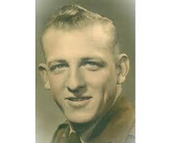 Benjamin Holton's Instagram, Twitter & Facebook