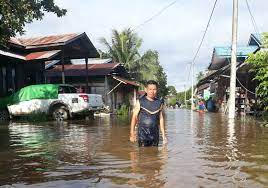 Tanah runtuh di tanjung bungah, pulau pinang susulan hujan lebat di pulau pinang hari ini. Banjir Di Kecamatan Kembang Janggut Kukar 8 Desa Terdampak Kaltim Today