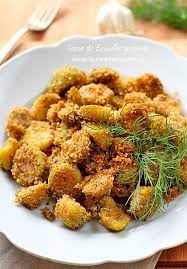 500 gr varza de bruxelles, 1 catel de usturoi, 100 gr bacon, sare, ulei. Varza De Bruxelles Gratinata Retete Laura Adamache