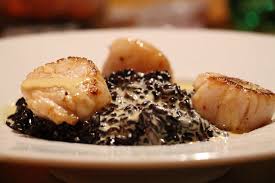 Une Idee Pour Les Fetes Peut Etre Le Riz Noir Est Un Riz Egalement Nomme Riz Interdit Parce Qu Il Etait Reserve A L Empe En 2020 Riz Venere Alimentation Risotto