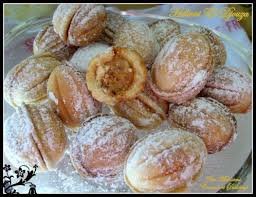 Algerian Sweets El Djouza Or Walnut Couscous And Pudding Gateau Algerien Recette Gateau Arabe Recette Gateau Oriental