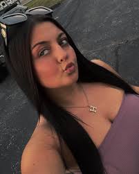 Hailey Hart (@h_a_i_l_e_y_999) • Instagram photos and videos