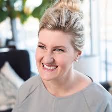 Leslie Lagerstrom (she/her)