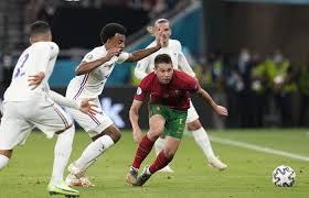 Portugal y francia han empatado a dos goles en uno de los partidazos que llevamos de eurocopa. 1uvt7fehdjvlnm