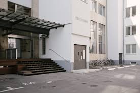 Family owned, andreas has served customers from canton ohio to virginia since no one captures the feeling of home like andreas furniture. Andreas Murkudis Berlin Germany Ignant