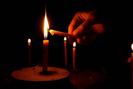 Matilampu malam hari turun ujan, deres pulak, ditambah mati lampu, plus cuma berdua dengan kakak tapi malam ini, dengan alasan 'bisa jadi diri sendiri' dia mengabaikan orang yang berbicara di. Jangan Panik Lakukan Tips Mati Listrik Saat Tengah Malam Ini Artikel Spacestock
