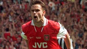 Overmars spielte bei ajax, arsenal, barcelona und den niederlanden (86 spiele, 17 tore) als flügelstürmer. Gnee977yoymy2m
