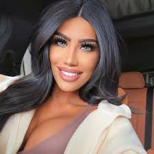 Randi Parrish's Instagram, Twitter & Facebook