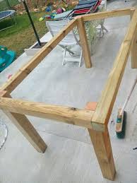 Diy Table De Jardin Un Toit Pour La Vie Table De Jardin Bois Table Exterieur Bois Fabriquer Une Table Basse En Bois