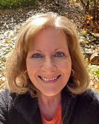 Kelly Cory's Instagram, Twitter & Facebook