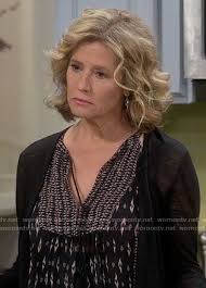 Vanessa S Black Printed Top On Last Man Standing Last Man Standing Nancy Travis Cute Hairstyles For Short Hair