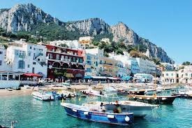 If you are coming from capri and you need to change buses for the blue grotto or the lighthouse, don't get off when the driver announces anacapri. Capri Anacapri Tagesausflug Mit Bus Und Tragflugelboot Getyourguide