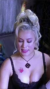 el doblaje del primero es venezolano y era la original #childsplayedit...