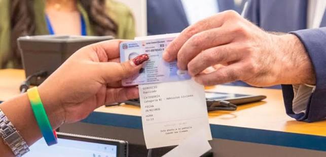 TC elimina renovación de licencia cada dos años para conductores mayores de 75 años SANTO DOMINGO- El Tribunal Constitucional (TC) declaró inconstitucional el contenido del decreto 330-26 el cual indica que los