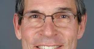 Flying doctor Tom Stillwell is remembered for finding 'human connection'  delivering care by air