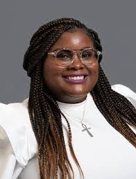 Colette Davies's Instagram, Twitter & Facebook