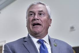 Jeopardy!' Host David Faber Says He'd Take the Job Full Time If He Was  Offered It