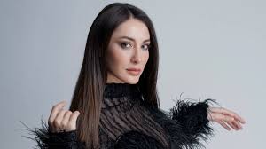 Almeda abazi (born 13 february 1992) is an albanian actress, model, beauty queen who was crowned miss tirana 2007, miss albania 2008, and miss globe 2008. Almeda Abazi Kimdir Kac Yasinda Nereli Boyu Kac Iste Merak Edilen Hayati
