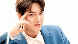 His family consists of his mother, father, and one older sister. Biodata Profil Dan Fakta Lengkap Lee Min Ho Kepoper