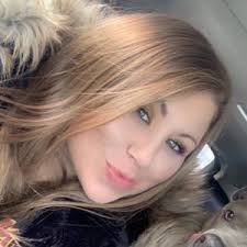 Elisa Ware's Instagram, Twitter & Facebook