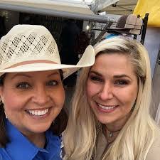 Lynda Thurston's Instagram, Twitter & Facebook