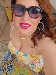 Perdersi tra i colori ✨️☀️🌈🎨🖼🌼💛 Spesso, lavorando, accade anche di  ritrovarsi in un posto ed essere invasi dalla bellezza della ceramiche e  delle maioliche, per poi scoprire che sono firmate da un