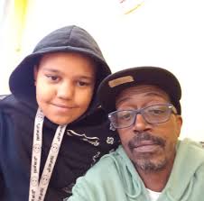 What do people think about King Von's mom's appearance?