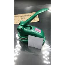 Lho, katanya mau kencing? katanya sambil tersenyum dan kembali memandang junior saya yang sudah naik tinggi. Cop Common Seal Cetak Pada Sijil Shopee Malaysia