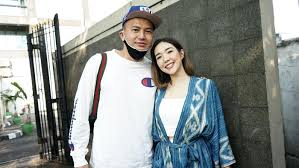 Dari ekspresinya ngga kayak orang terpaksa dan dia sendiri yg setting kamera #gisel #wijin #kasihangempi #papagading. Wijin Ungkap Tanggapan Keluarganya Soal Video Seks Gisel