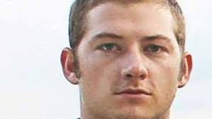 Dee Robbins's Instagram, Twitter & Facebook