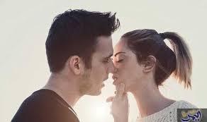 أنواع القبلات بين الزوجين والمعاني المخبأة وراء كل منها Types Of Kisses First Kiss Stories Kiss Meaning