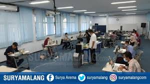 Poltekkes kemenkes malang meraih penghargaan sebagai satuan kerja berkinerja terbaik ke iii dengan nilai akhir 90,86 dalam. 2 197 Peserta Seleksi Mandiri Gelombang 2 Polinema Bersaing Rebut 501 Kursi Surya Malang