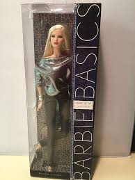 Barbie Doll Black Label Collection 2011 Barbie Model No 14 Collection 002 5 2 1 On Box The Barbie Basics Collection Released 8 11 2011 It S Time To S Barbie Basics Barbie Model Barbie