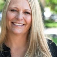 Kelly Cavender's Instagram, Twitter & Facebook