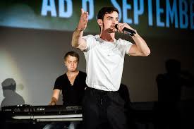 Please allow us few days (up to 1 week) to get back to you. Alle Songtexte Und Musikvideos Von Das Schonste Madchen Der Welt