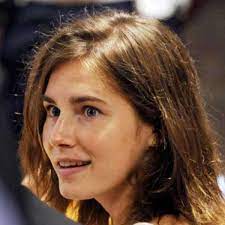 Amanda knox (links) und die jüngere schwester deanna haben sich nach ihrem freispruch im jahr 2011 wieder verbunden. Amanda Knox Prozess Gegen Den Engel Mit Den Eisaugen Welt
