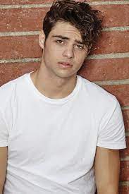 Pin By Sousannah On Noah Centineo Noah Celebrities Celebrity Crush