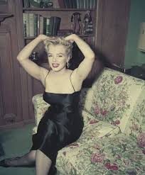 Shop these classic marilyn monroe costume ideas that are much more than a white dress. Marilyn Monroe Fashion 15 Pictures Showing Her Style Glamour