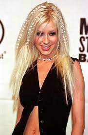 Christina Aguilera 2000 Crimped Hair 90s Fashion Christina Aguilera Veil Hairstyles Crimped Hair