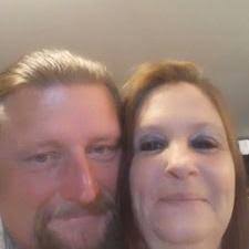 Robyn Maddox (@robynmaddox75)