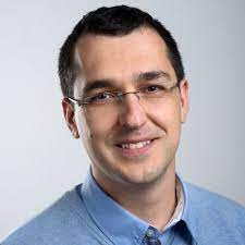 Surprins de presă, vlad voiculescu nu a reușit să răspundă sau a ignorat întrebări esențiale, dar a anunțat posibile noi restricții. Vlad Voiculescu Alde Party